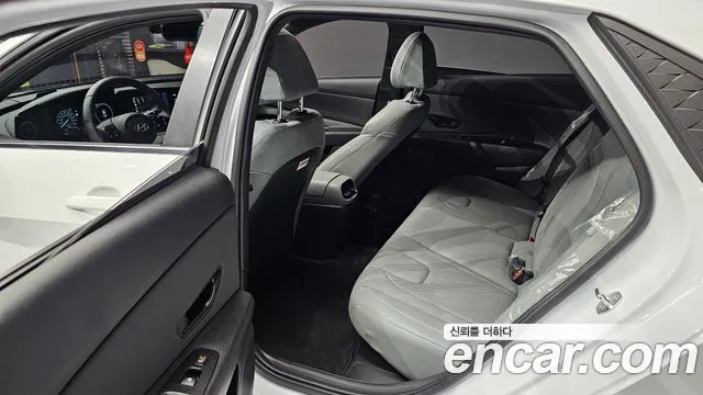 Hyundai The New Avante Hybrid (CN7) 2023 Белый из Кореи, фото 3