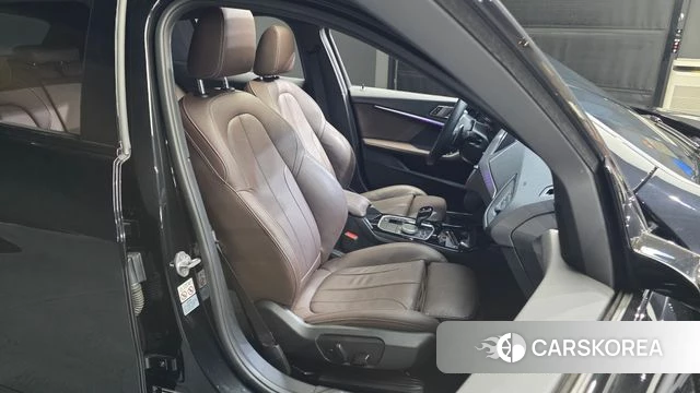 BMW 1 Series (F40) 2021 Черный из Кореи, фото 3