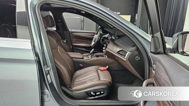BMW 5 Series (G30) 2018 Серый из Кореи, фото 3