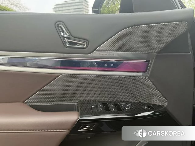 BMW 7 series 2024 Черный из Китая, фото 3
