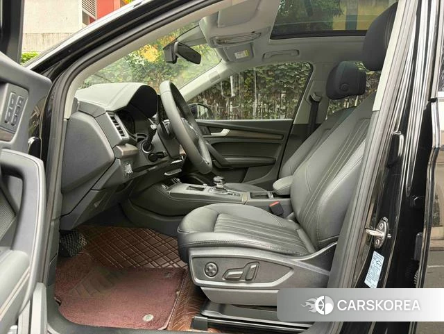 Audi Q5L 2023 Черный из Китая, фото 3