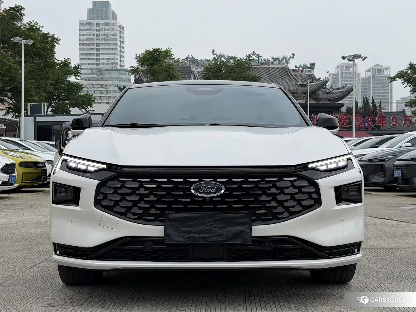 Ford Mondeo 2023 Белый из Китая, фото 3