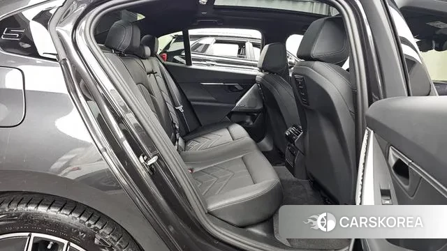 BMW 5 Series (G60) 2024 Серый из Кореи, фото 3