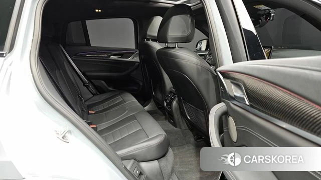 BMW X4 (G02) 2022 Светло-серебряный цвет из Кореи, фото 3