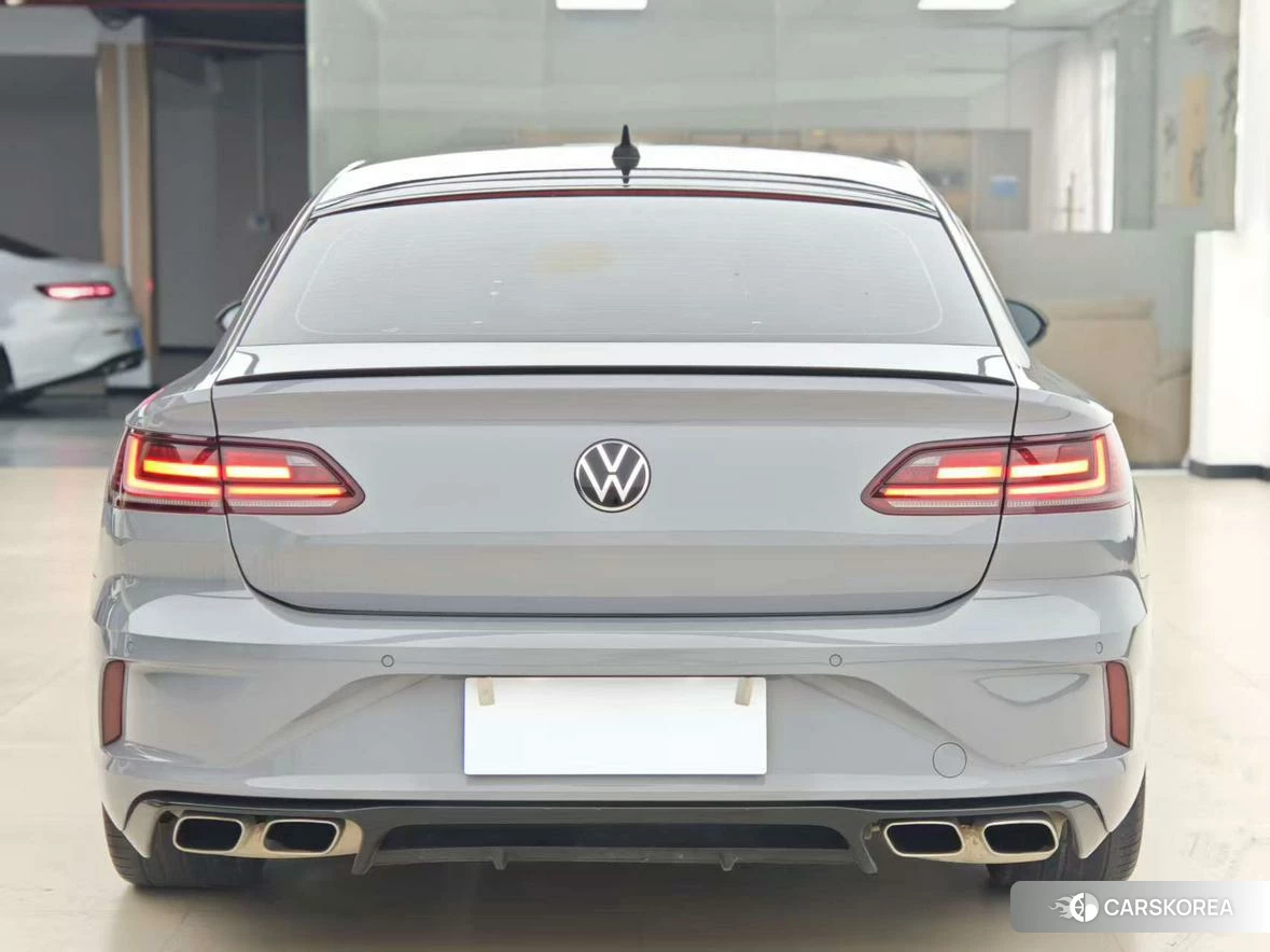 Volkswagen CC 2022 Серебристо-серый из Китая, фото 3