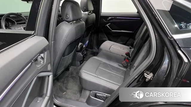 Audi Q3 (F3) 2023 Черный из Кореи, фото 3