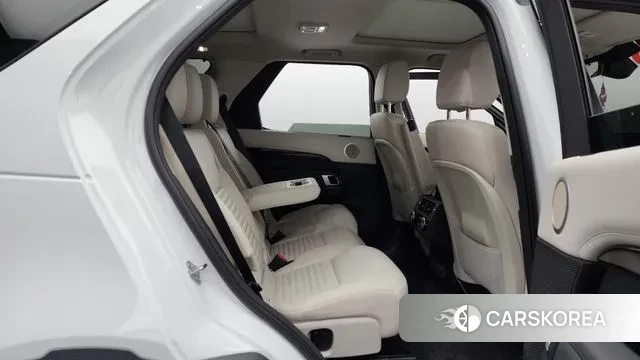 Land Rover Discovery 5 2024 Белый из Кореи, фото 3