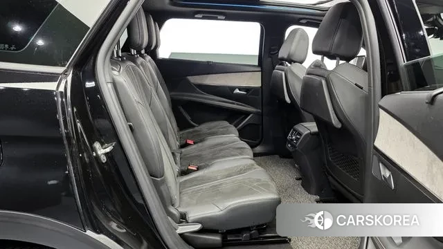 Peugeot 5008 second generation 2021 Черный из Кореи, фото 3