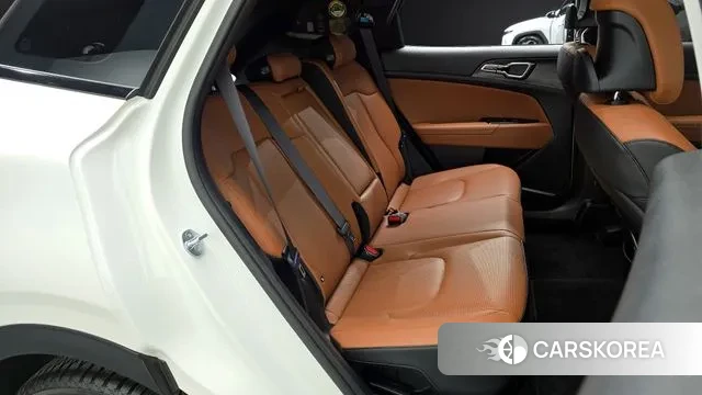 Kia Sportage 5th Generation Hybrid 2023 Белый из Кореи, фото 3