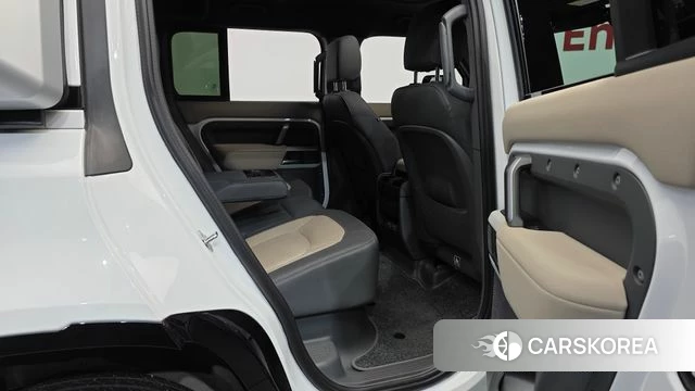 Land Rover Defender (L663) 2023 Белый из Кореи, фото 3