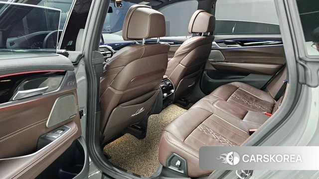 BMW 6 Series GT (G32) 2021 Серебристо-серый из Кореи, фото 3