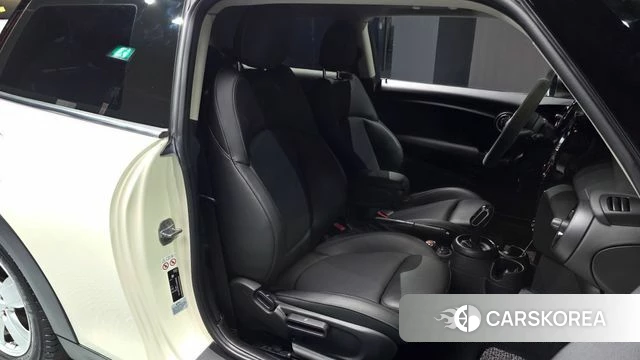 Mini Cooper 2019 Жемчужный цвет из Кореи, фото 3