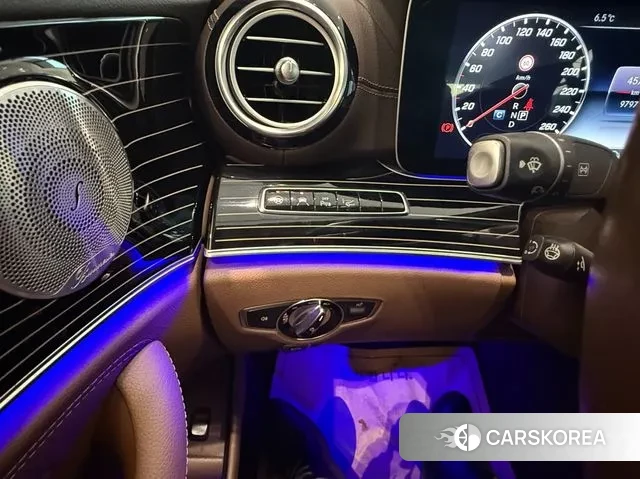 Mercedes-Benz E-Class W213 2020 Серебряный из Кореи, фото 3