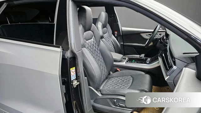 Audi Q8 (4M) 2021 Серебряный из Кореи, фото 3