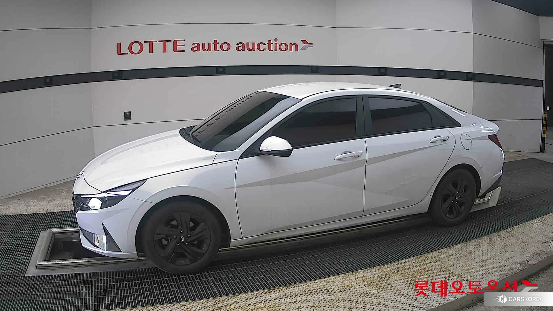 Hyundai Avante 2023 Polar White из Кореи, фото 3