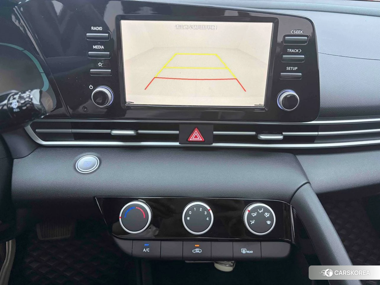 Hyundai Elantra 2023 Белый из Китая, фото 3