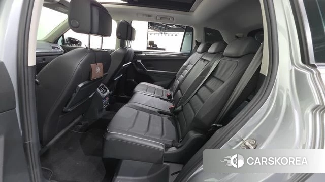 Volkswagen Tiguan Allspace 2020 Серебристо-серый из Кореи, фото 3