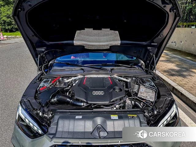 Audi S5 2024 Темно-серый из Китая, фото 3