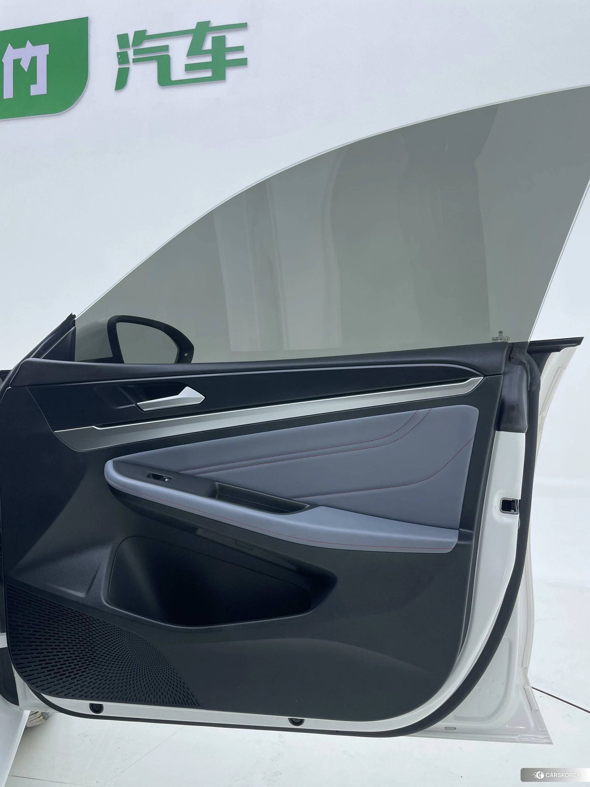 Volkswagen Lingdu 2023 Белый из Китая, фото 3