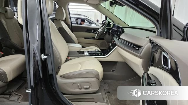 Kia Carnival 4th generation 2022 Черный из Кореи, фото 3