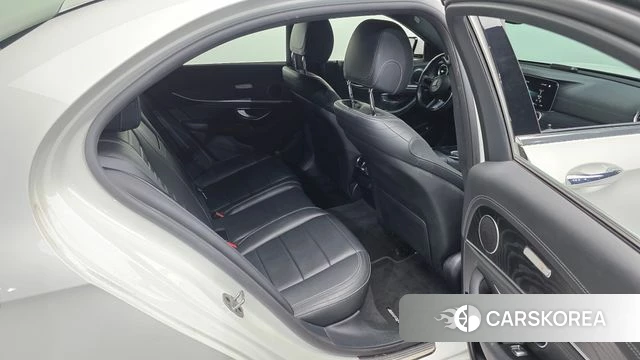 Mercedes-Benz E-Class W213 2021 Белый из Кореи, фото 3