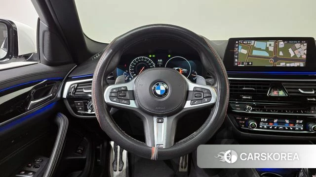 BMW 5 Series (G30) 2019 Белый из Кореи, фото 3