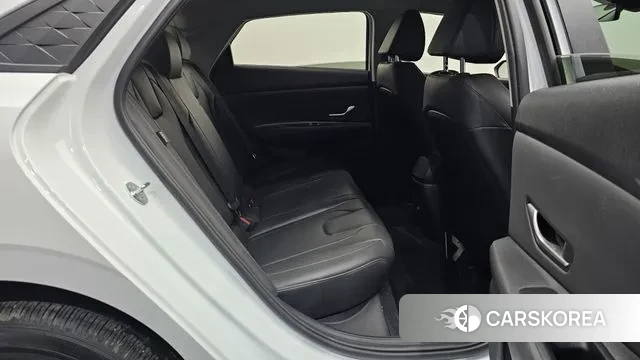 Hyundai The New Avante (CN7) 2024 Белый из Кореи, фото 3