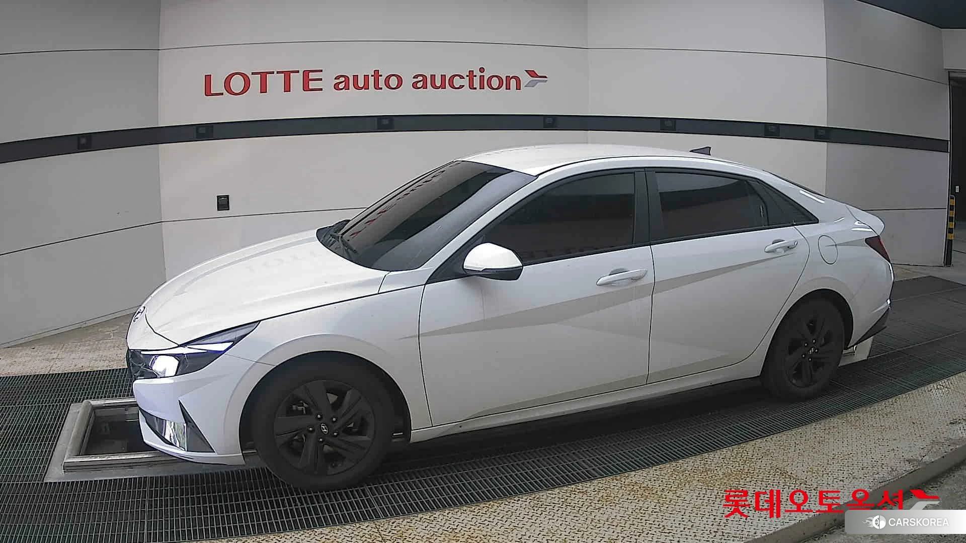 Hyundai Avante 2023 Polar White из Кореи, фото 3