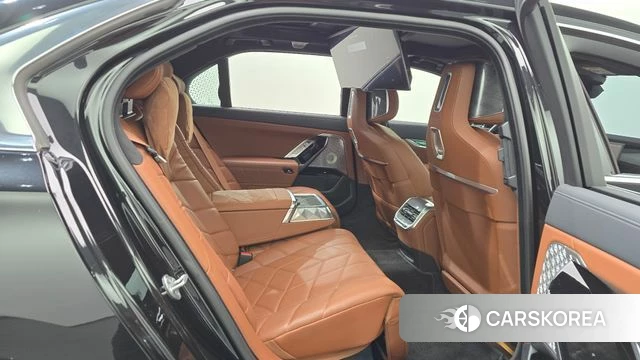 BMW i7 (G70) 2023 Черный из Кореи, фото 3