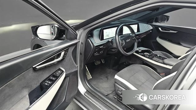 Kia EV6 2023 Серый из Кореи, фото 3