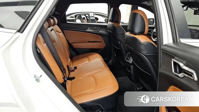 Kia Sportage 5th Generation Hybrid 2024 Белый из Кореи, фото 3