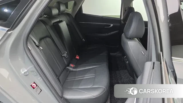 Hyundai Sonata (DN8) 2021 Серебристо-серый из Кореи, фото 3