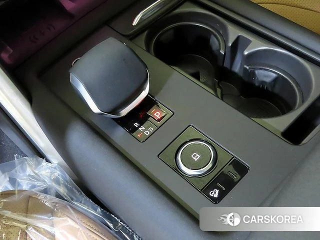Land Rover Discovery 5 2025 Белый из Кореи, фото 3