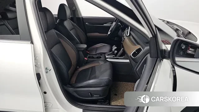 Kia Seltos 2022 Белый из Кореи, фото 3