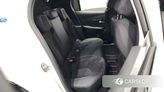 Peugeot e-208 second Generation 2023 Белый из Кореи, фото 3