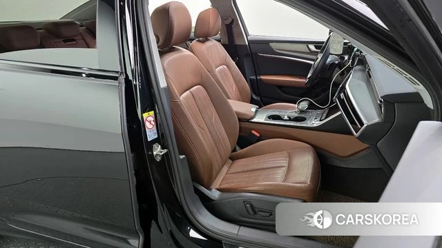 Audi A6 (C8) 2021 Черный из Кореи, фото 3