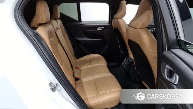 Volvo XC40 2021 Белый из Кореи, фото 3