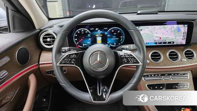 Mercedes-Benz E-Class W213 2021 Серебряный из Кореи, фото 3