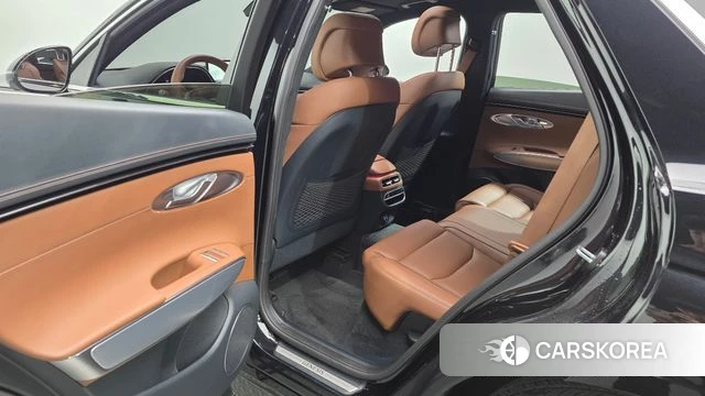 Genesis GV70 2022 Черный из Кореи, фото 3