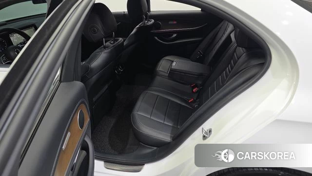 Mercedes-Benz E-Class W213 2021 Белый из Кореи, фото 3