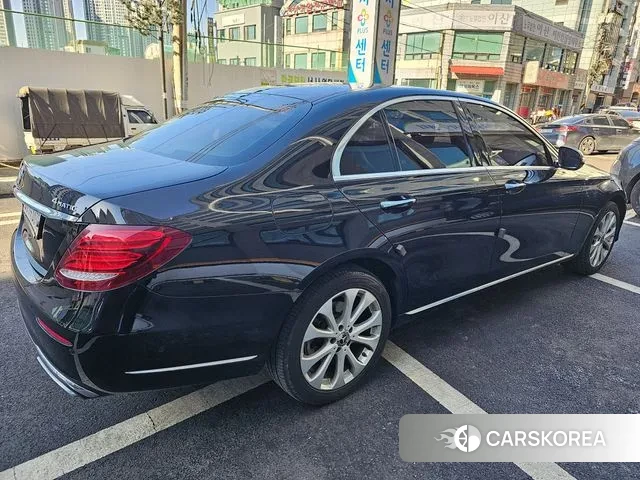 Mercedes-Benz E-Class W213 2018 Черный из Кореи, фото 3