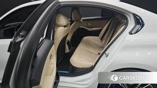 BMW 3 Series (G20) 2023 Белый из Кореи, фото 3