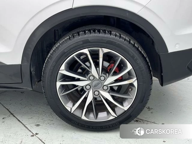 Geely Automobile Binyue 2019 Белый из Китая, фото 3