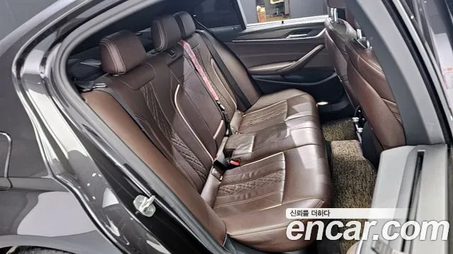 BMW 5 Series (G30) id 2452782 из Кореи 3