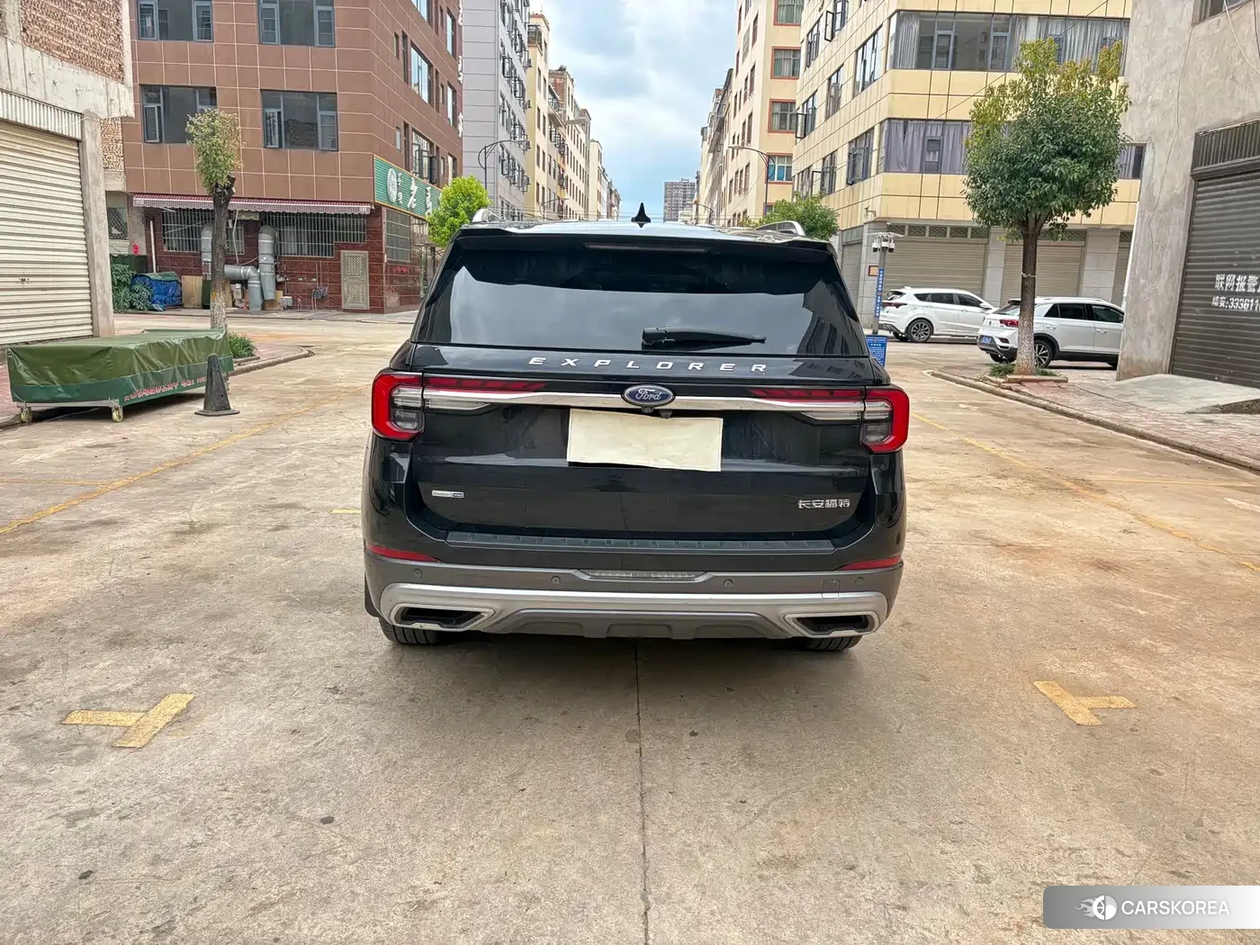 Ford Explorer 2023 Черный из Китая, фото 3