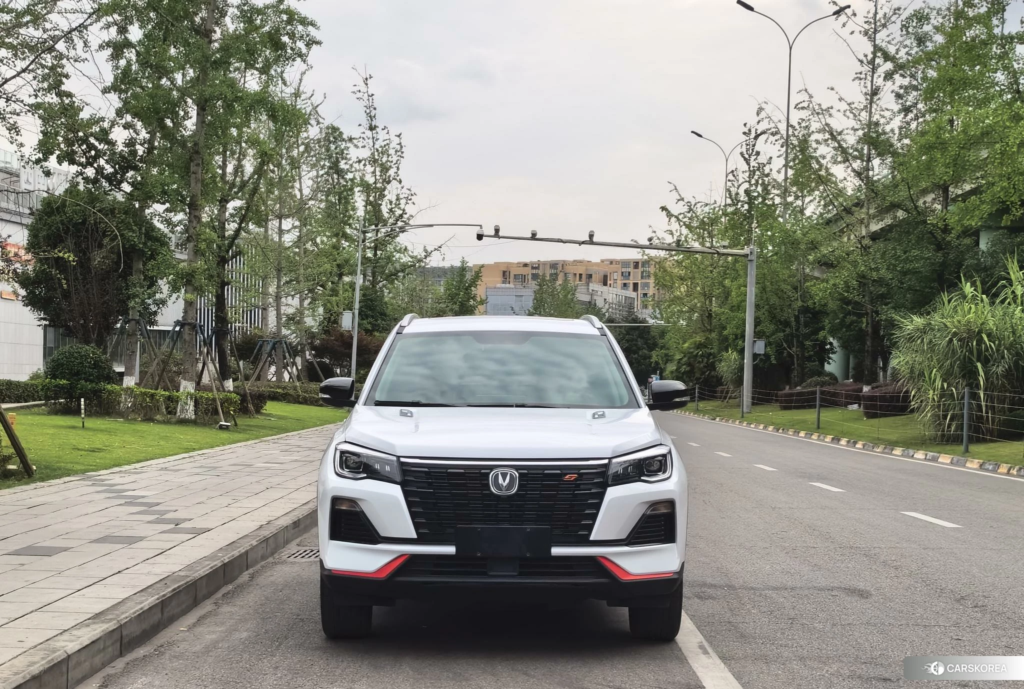 Chang'an CS75 2023 Белый из Китая, фото 3
