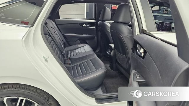 Kia The New K3 2nd generation 2021 Белый из Кореи, фото 3