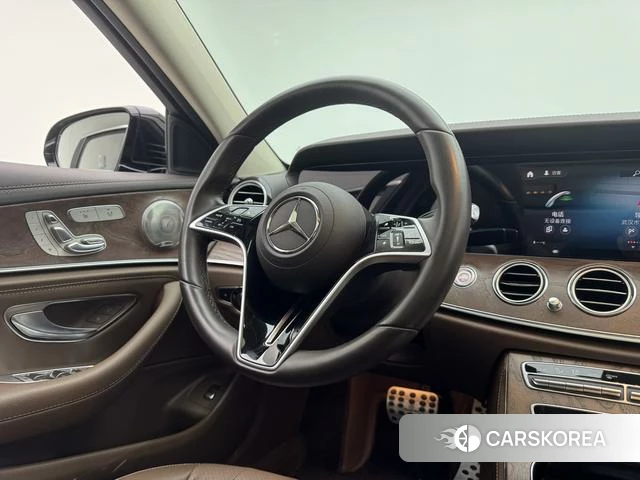 Mercedes-Benz E-class 2023 Черный из Китая, фото 3