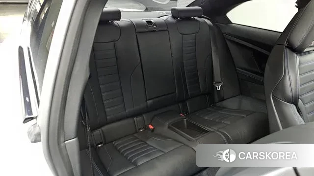 BMW 2 Series (G42) 2023 Белый из Кореи, фото 3