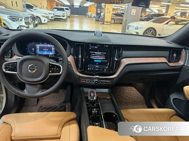 Volvo XC60 second Generation 2024 Белый из Кореи, фото 3